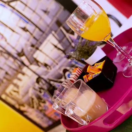 Pop-art, Junto A La Plaza Mayor, By My In Appartement