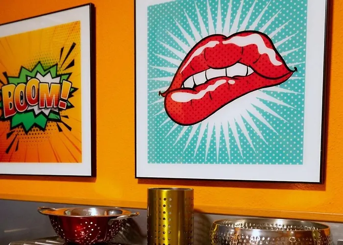 Pop-art, Junto A La Plaza Mayor, By My In Саламанка